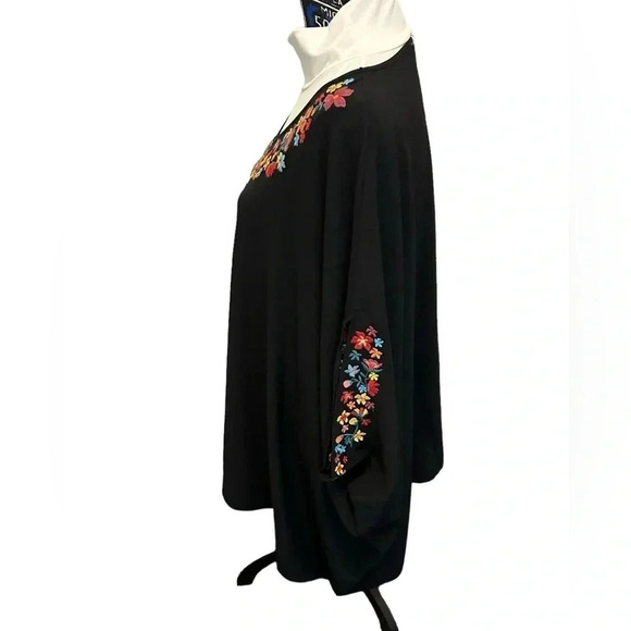 ODDY Women’s Black & Embroidered Poncho Size 2XL New with tags - Picture 3 of 12